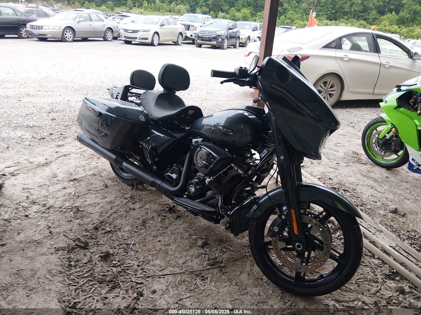 2025 Harley-davidson Street glide VIN 1HD1KB716SB606899 IAAI salvage auction — ROLLOVER, Salvage (Tennessee), sold $11,500 on 2026-07-07 (photo 1)