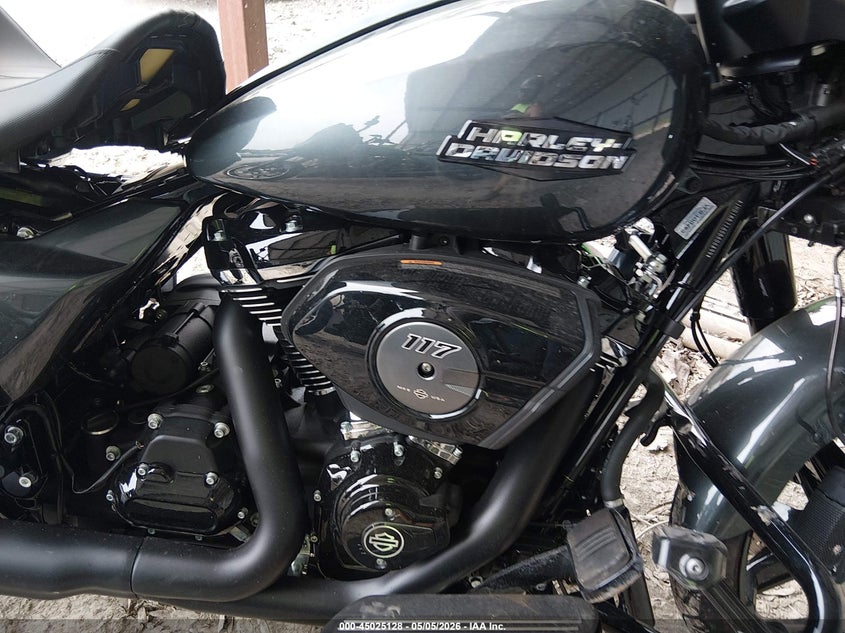 2025 Harley-davidson Street glide VIN 1HD1KB716SB606899 IAAI salvage auction — ROLLOVER, Salvage (Tennessee), sold $11,500 on 2026-07-07 (photo 8)