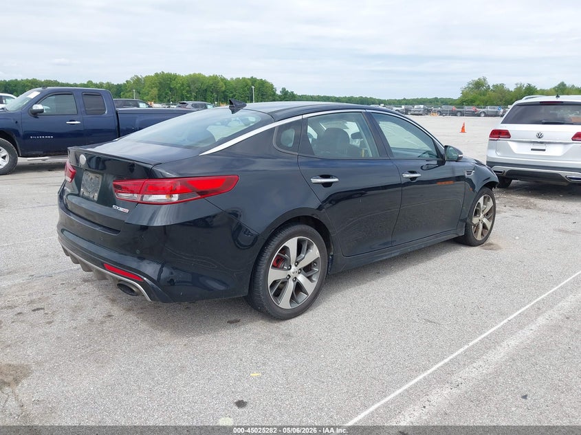 2018 Kia Optima VIN 5XXGW4L23JG246591 IAAI salvage auction — RIGHT FRONT, Salvage Title, sold $2,050 on 2026-07-12 (photo 4)