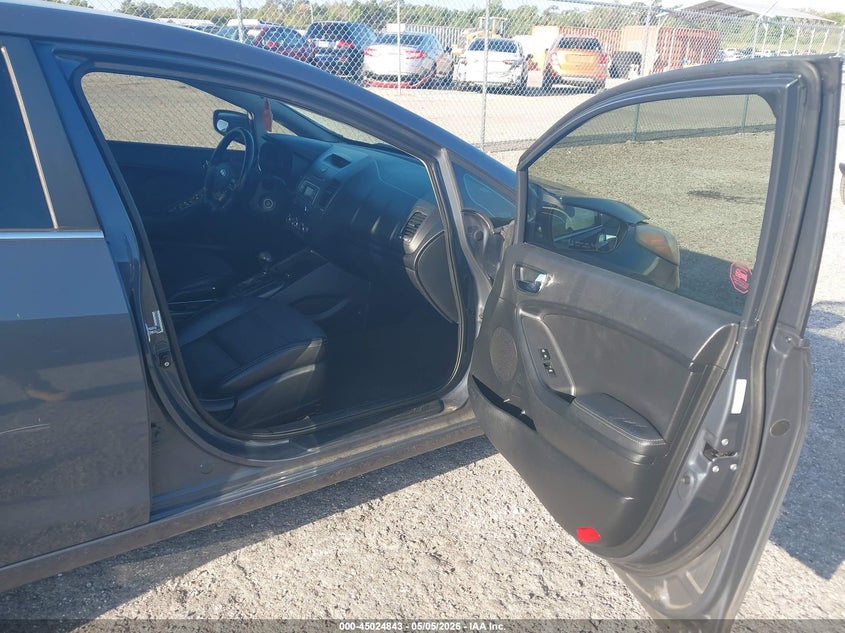 2015 Kia Forte VIN KNAFX4A83F5352063 IAAI salvage auction — FRONT END, Rebuildable (Florida), sold $25 on 2026-07-30 (photo 5)