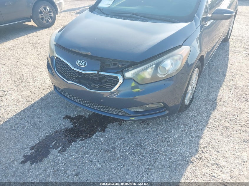 2015 Kia Forte VIN KNAFX4A83F5352063 IAAI salvage auction — FRONT END, Rebuildable (Florida), sold $25 on 2026-07-30 (photo 6)