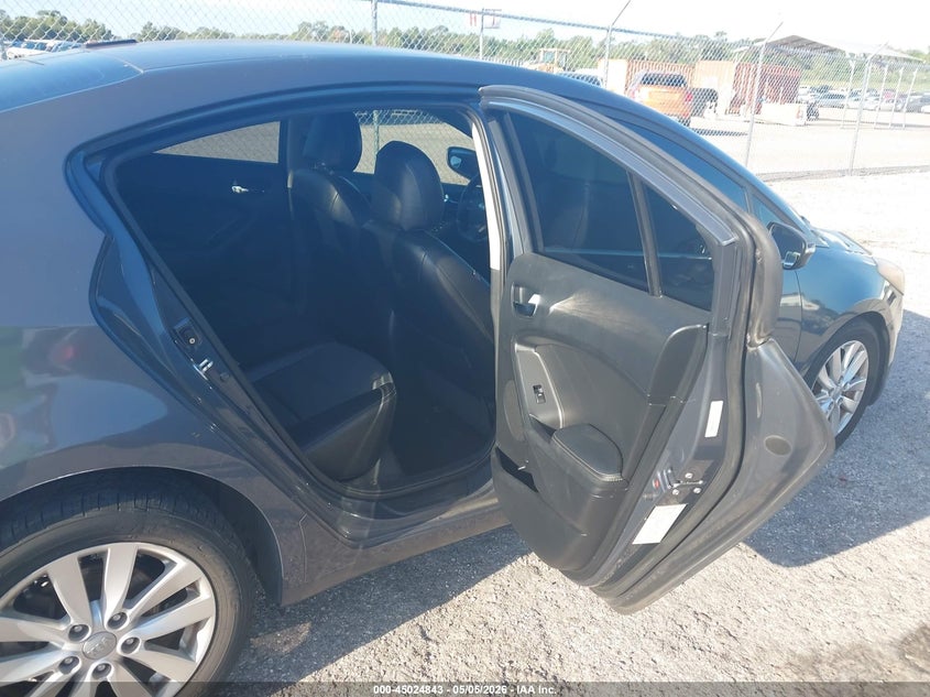 2015 Kia Forte VIN KNAFX4A83F5352063 IAAI salvage auction — FRONT END, Rebuildable (Florida), sold $25 on 2026-07-30 (photo 8)