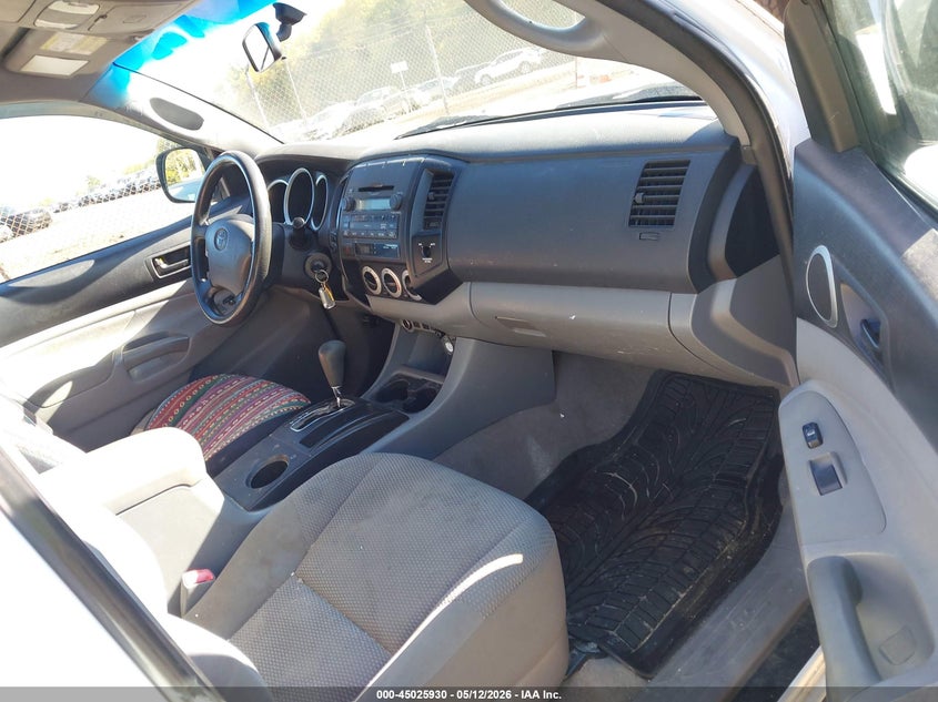 2010 Toyota Tacoma VIN 5TEUU4EN8AZ706216 IAAI salvage auction — NORMAL WEAR, Clear (Massachusetts), sold $575 on 2026-07-28 (photo 5)