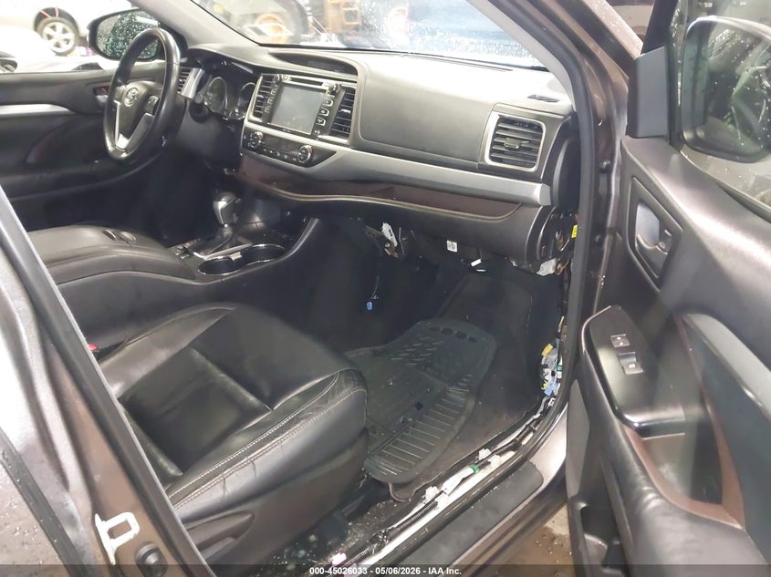 2014 Toyota Highlander VIN 5TDJKRFH5ES006414 IAAI salvage auction — WATER/FLOOD, Mv-907A (New York), sold $2,550 on 2026-07-28 (photo 5)
