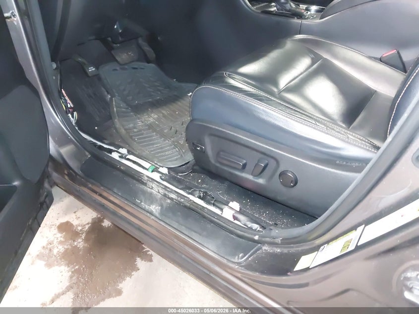 2014 Toyota Highlander VIN 5TDJKRFH5ES006414 IAAI salvage auction — WATER/FLOOD, Mv-907A (New York), sold $2,550 on 2026-07-28 (photo 6)