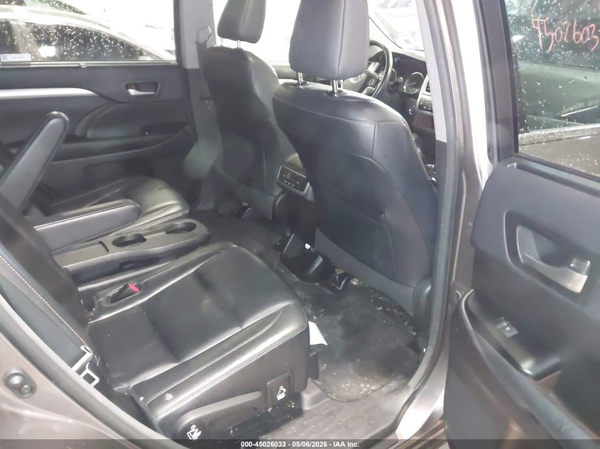 2014 Toyota Highlander VIN 5TDJKRFH5ES006414 IAAI salvage auction — WATER/FLOOD, Mv-907A (New York), sold $2,550 on 2026-07-28 (photo 8)