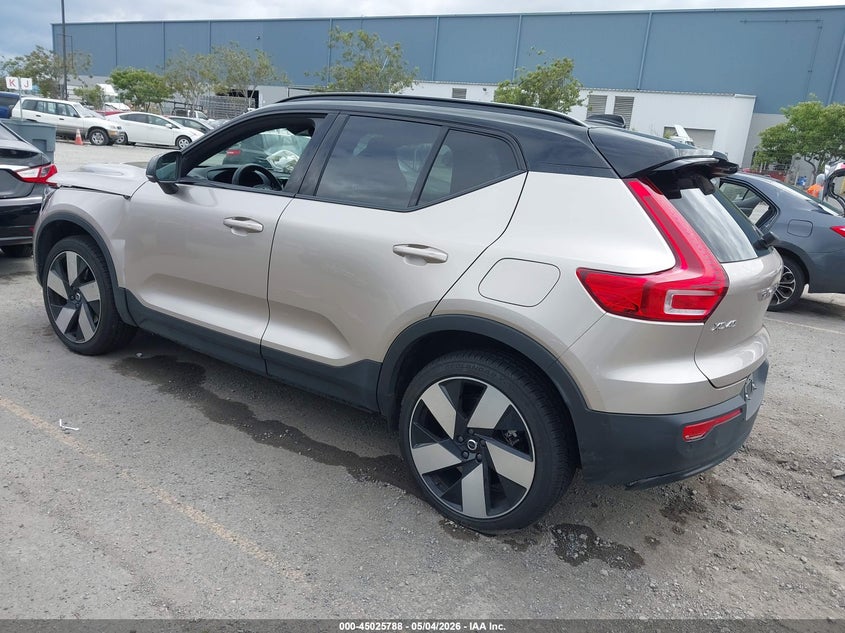 2023 Volvo Xc40 VIN YV4ED3UM8P2070625 IAAI salvage auction — FRONT END, Wait Title, sold $8,500 on 2026-08-31 (photo 3)
