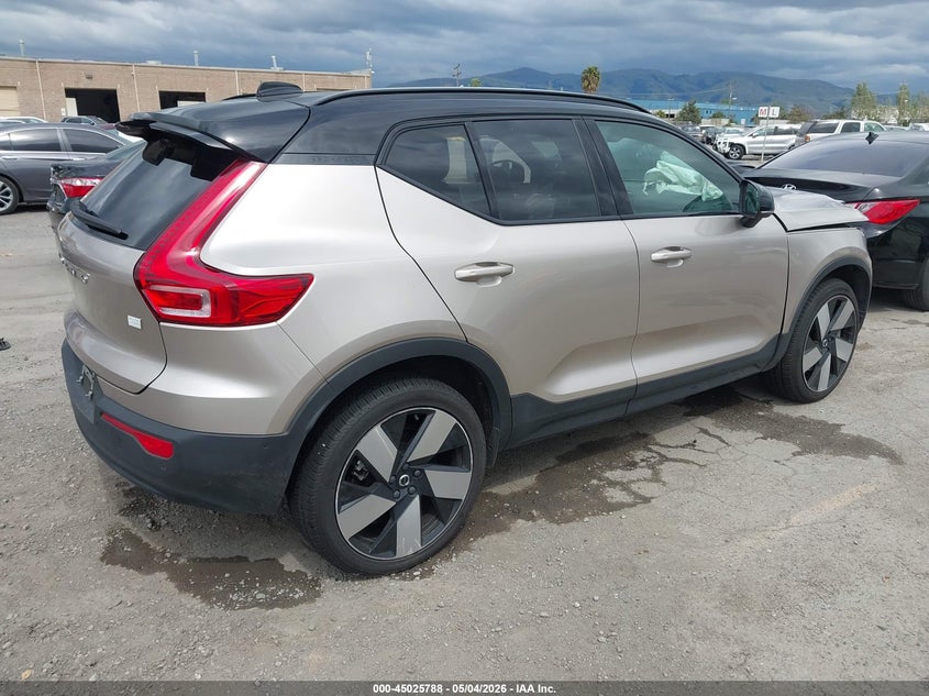 2023 Volvo Xc40 VIN YV4ED3UM8P2070625 IAAI salvage auction — FRONT END, Wait Title, sold $8,500 on 2026-08-31 (photo 4)