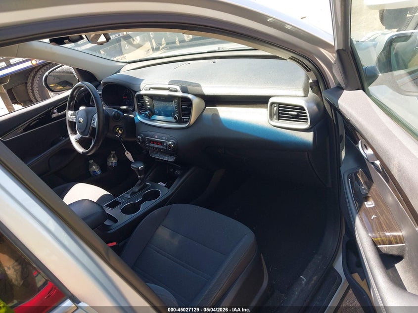 2019 Kia Sorento VIN 5XYPGDA39KG574670 IAAI salvage auction — RIGHT FRONT, Clear (Michigan), sold $3,500 on 2026-07-20 (photo 5)