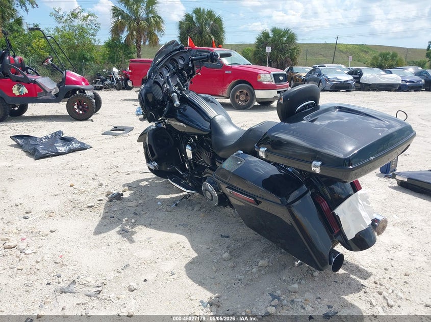 2016 Harley-davidson Street glide VIN 1HD1PXN14GB951731 IAAI salvage auction — ALL OVER, Rebuildable (Florida), sold $4,150 on 2026-09-14 (photo 3)