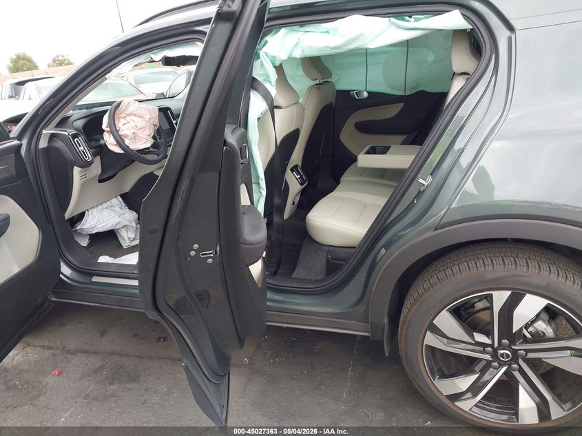 2026 Volvo Xc40 VIN YV4L12UM2T2706380 IAAI salvage auction — FRONT END, Salvage Title, sold $16,600 on 2026-07-17 (photo 8)