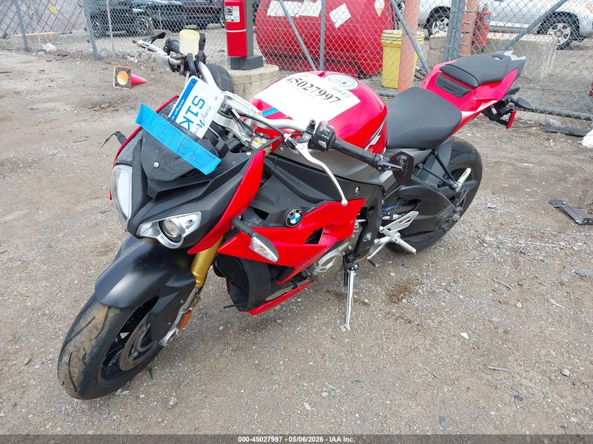 2016 BMW S 1000 VIN WB10D1207GZ696530 IAAI salvage auction — RIGHT SIDE, Salvage (Ohio), sold $3,100 on 2026-07-14 (photo 2)