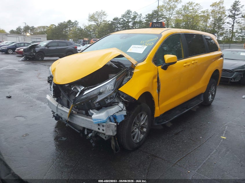 2025 Toyota Sienna VIN 5TDKRKEC3SS258140 IAAI salvage auction — FRONT END, Mv-907A (New York), sold $30,350 on 2026-07-07 (photo 2)