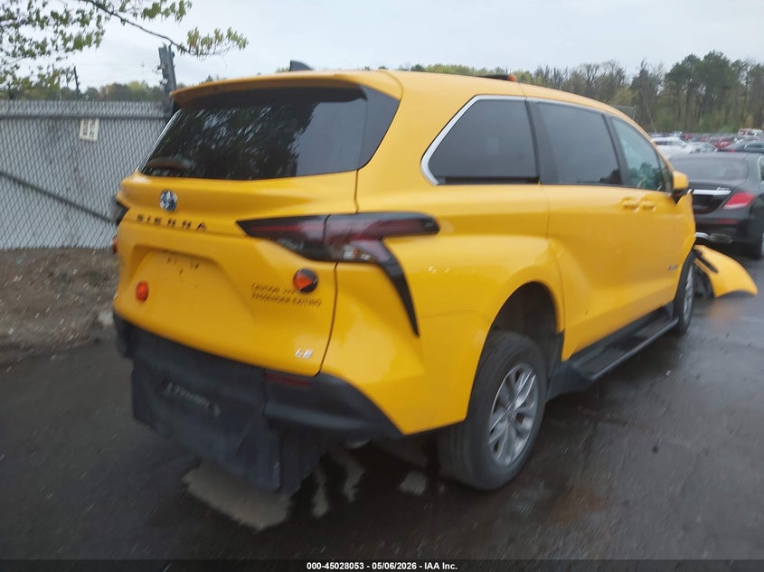 2025 Toyota Sienna VIN 5TDKRKEC3SS258140 IAAI salvage auction — FRONT END, Mv-907A (New York), sold $30,350 on 2026-07-07 (photo 4)