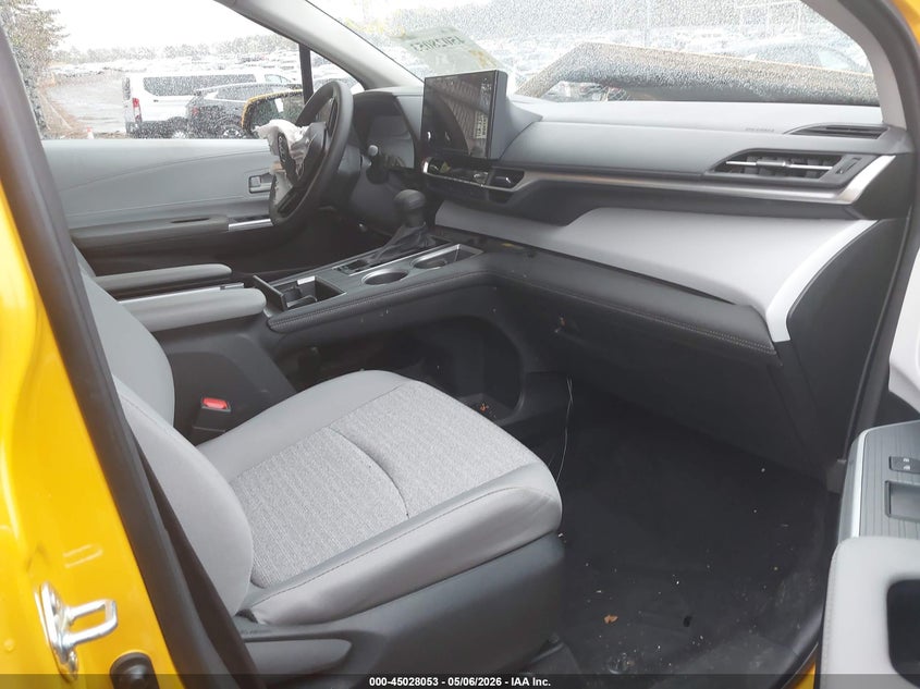 2025 Toyota Sienna VIN 5TDKRKEC3SS258140 IAAI salvage auction — FRONT END, Mv-907A (New York), sold $30,350 on 2026-07-07 (photo 5)