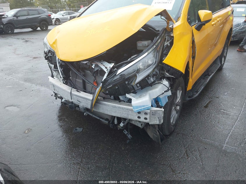 2025 Toyota Sienna VIN 5TDKRKEC3SS258140 IAAI salvage auction — FRONT END, Mv-907A (New York), sold $30,350 on 2026-07-07 (photo 6)
