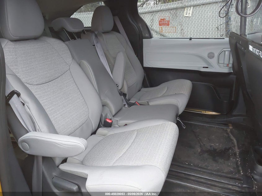 2025 Toyota Sienna VIN 5TDKRKEC3SS258140 IAAI salvage auction — FRONT END, Mv-907A (New York), sold $30,350 on 2026-07-07 (photo 8)