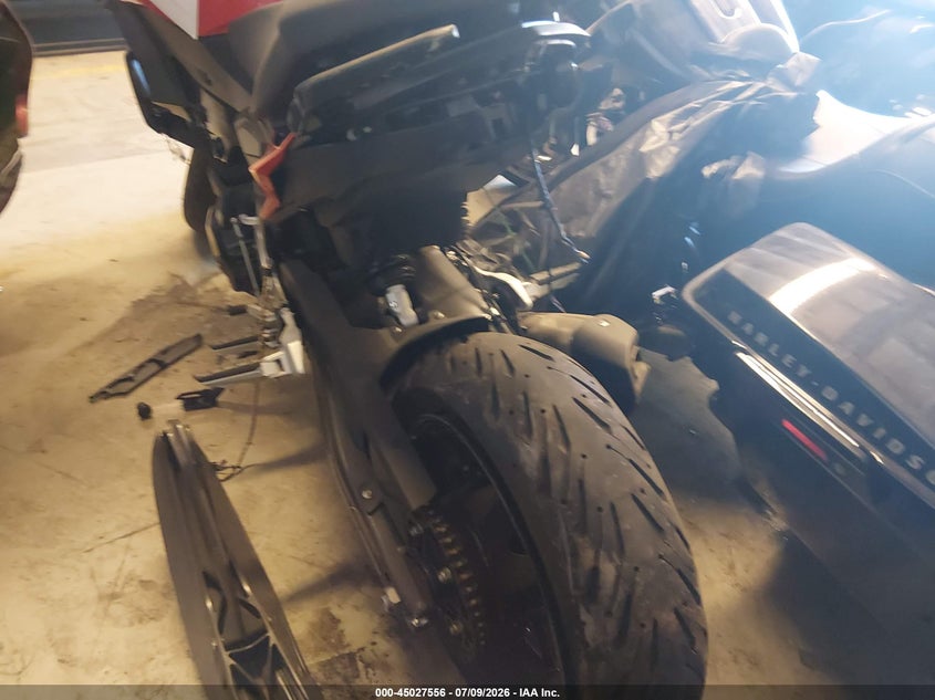 2020 BMW F 900 VIN WB10K2309LZ779848 IAAI salvage auction — FRONT & REAR, Salvage (Connecticut), sold $675 on 2026-07-28 (photo 3)