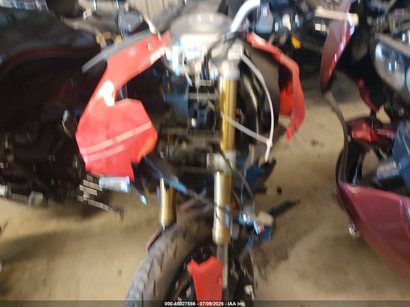 2020 BMW F 900 VIN WB10K2309LZ779848 IAAI salvage auction — FRONT & REAR, Salvage (Connecticut), sold $675 on 2026-07-28 (photo 5)