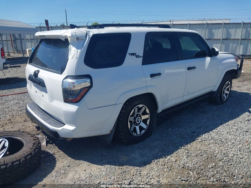 2020 Toyota 4runner VIN JTEBU5JR8L5778332 IAAI salvage auction — REAR END, Salvage (Georgia), sold $9,550 on 2026-07-27 (photo 4)