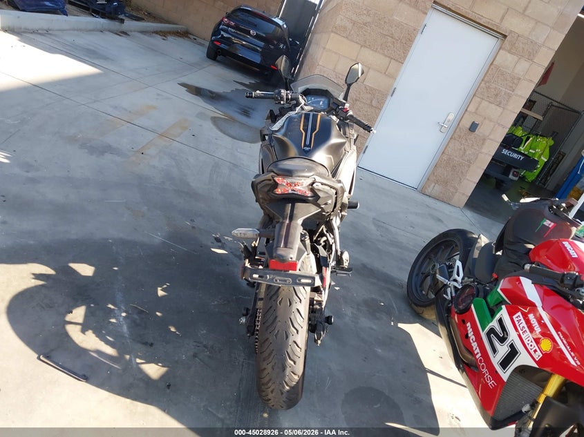 2023 Kawasaki Ninja VIN ML5EXER11PDA88776 IAAI salvage auction — SIDE, Salvage Title, sold $975 on 2026-07-17 (photo 6)