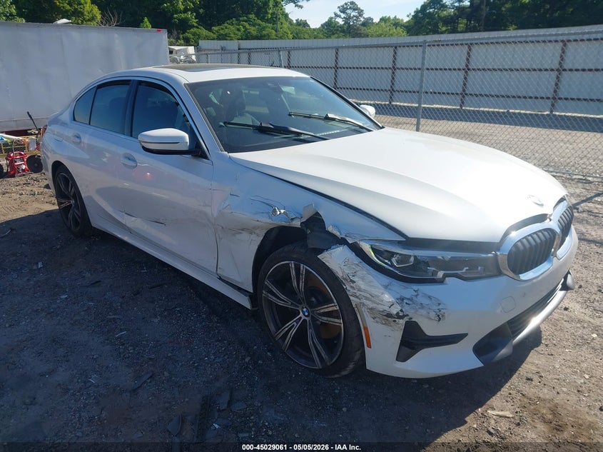 2021 BMW 3er VIN WBA5R7C01MFK10865 IAAI salvage auction — RIGHT FRONT, Salvage (Alabama), sold $10,650 on 2026-07-15 (photo 1)