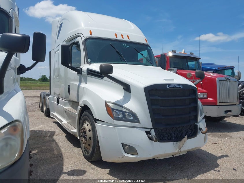 2020 Freightliner New cascadia 126 VIN 1FUJHHDR7LLLV9586 IAAI salvage auction — NORMAL WEAR, Clear (Texas), sold $13,350 on 2026-07-29 (photo 1)