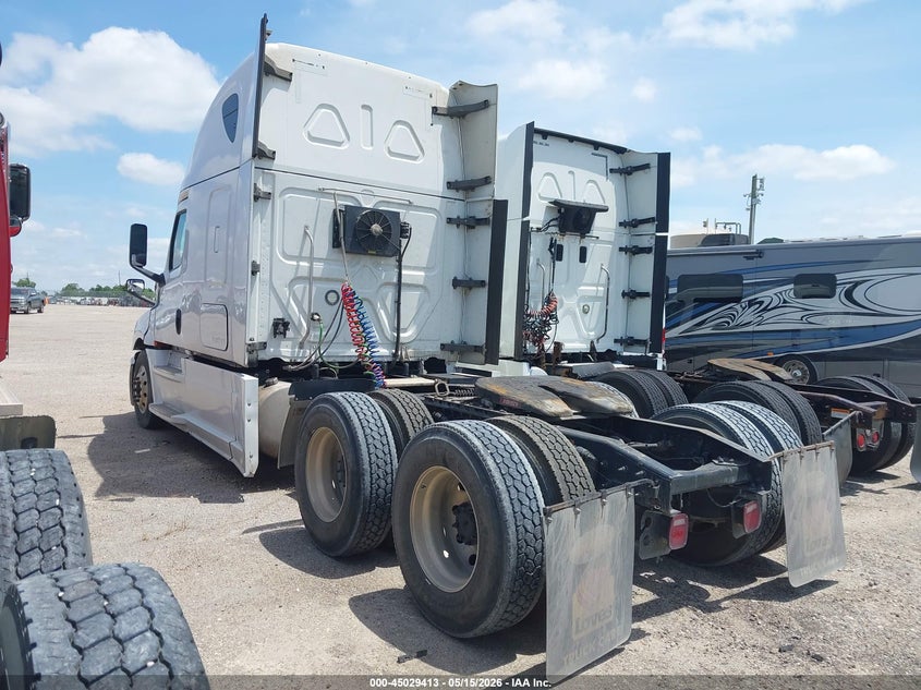 2020 Freightliner New cascadia 126 VIN 1FUJHHDR7LLLV9586 IAAI salvage auction — NORMAL WEAR, Clear (Texas), sold $13,350 on 2026-07-29 (photo 3)