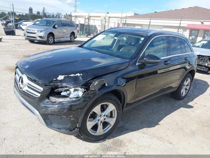 2017 Mercedes-benz Glc VIN WDC0G4KB8HF155867 IAAI salvage auction — LEFT FRONT, Clear (Indiana), sold $4,600 on 2026-07-07 (photo 2)