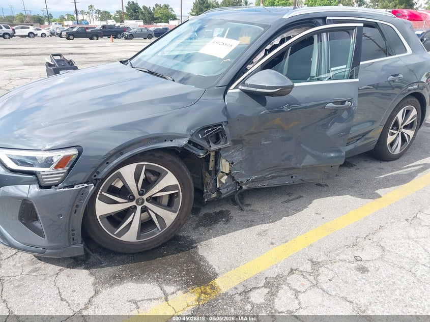 2024 Audi Q8 VIN WA15AAGE7RB040601 IAAI salvage auction — LEFT SIDE, Salvage (California), sold $17,800 on 2026-07-21 (photo 6)