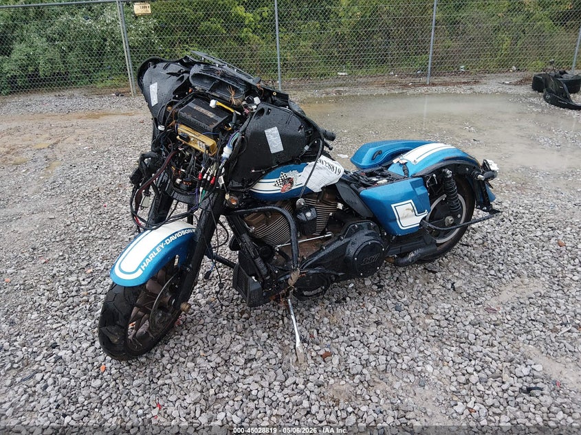 2023 Harley-davidson Street glide VIN 1HD1ABL19PB659970 IAAI salvage auction — FRONT & REAR, Salvage Title, sold $7,500 on 2026-08-11 (photo 2)