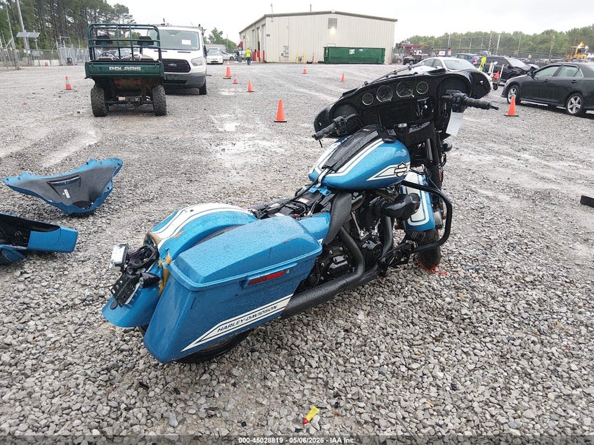 2023 Harley-davidson Street glide VIN 1HD1ABL19PB659970 IAAI salvage auction — FRONT & REAR, Salvage Title, sold $7,500 on 2026-08-11 (photo 4)