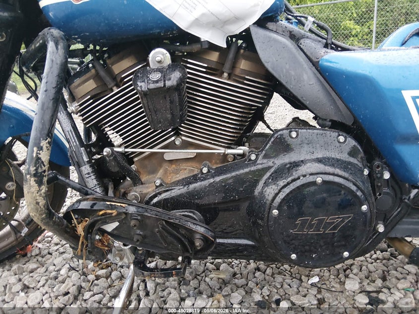 2023 Harley-davidson Street glide VIN 1HD1ABL19PB659970 IAAI salvage auction — FRONT & REAR, Salvage Title, sold $7,500 on 2026-08-11 (photo 9)