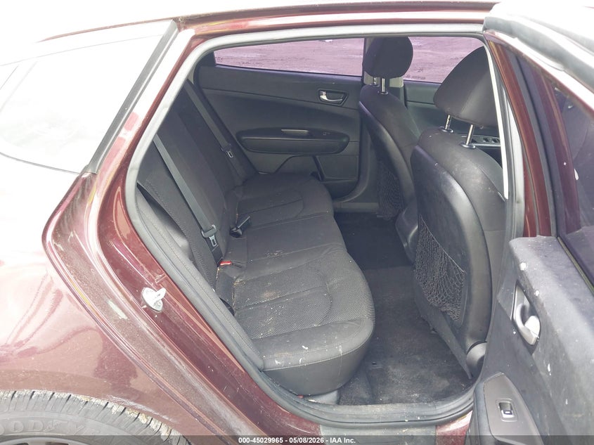 2019 Kia Optima VIN 5XXGT4L31KG345865 IAAI salvage auction — REPOSSESSION, Salvage (Illinois), sold $575 on 2026-07-07 (photo 8)