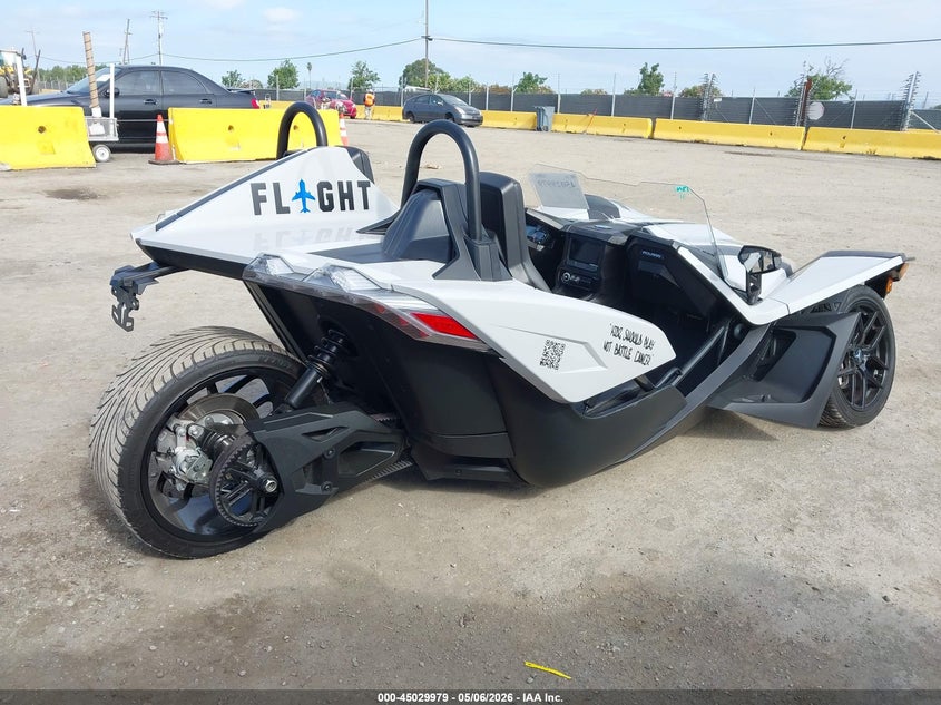 2022 Polaris Slingshot VIN 57XAASHD9N8149110 IAAI salvage auction — UNKNOWN, Salvage (California), sold $11,000 on 2026-07-14 (photo 4)