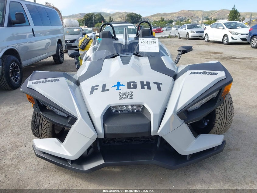 2022 Polaris Slingshot VIN 57XAASHD9N8149110 IAAI salvage auction — UNKNOWN, Salvage (California), sold $11,000 on 2026-07-14 (photo 5)