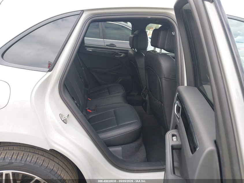 2025 Porsche Macan VIN WP1AA2A52SLB00205 IAAI salvage auction — FRONT END, Salvage Title, sold $33,000 on 2026-08-10 (photo 8)