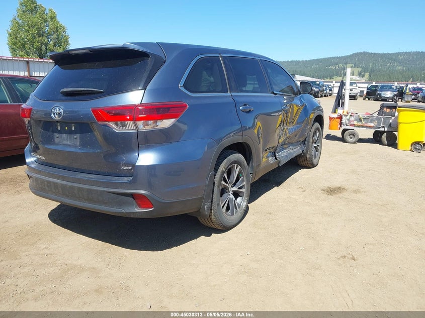 2019 Toyota Highlander VIN 5TDBZRFH3KS993431 IAAI salvage auction — RIGHT SIDE, Bill Of Sale (Washington), sold $575 on 2026-07-28 (photo 4)