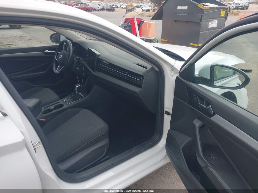 2025 Volkswagen Jetta VIN 3VW5X7BU7SM043922 IAAI salvage auction — LEFT & RIGHT, Salvage (California), sold $5,000 on 2026-07-25 (photo 5)