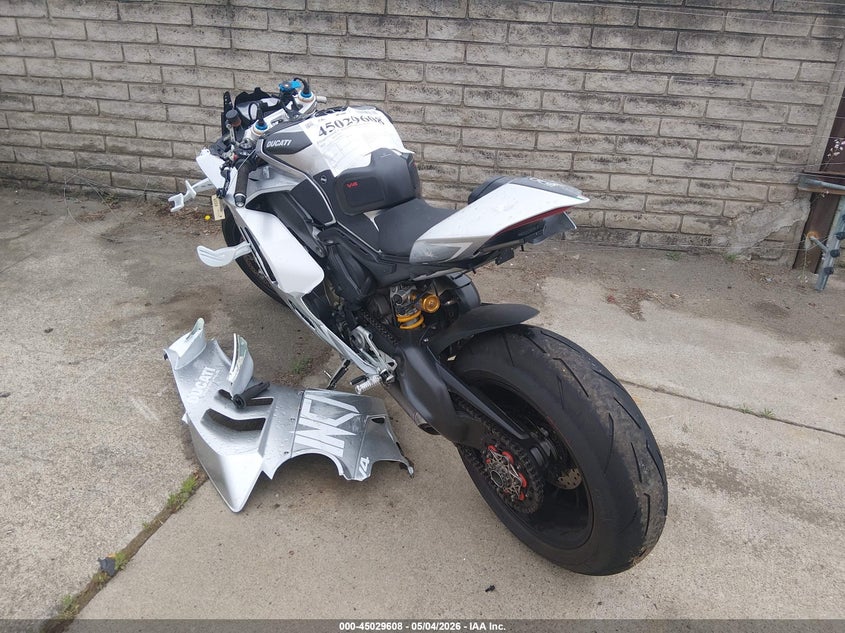 2018 Ducati Panigale VIN ZDMDAGNW8JB003016 IAAI salvage auction — FRONT & REAR, Salvage (California), sold $6,000 on 2026-09-02 (photo 3)