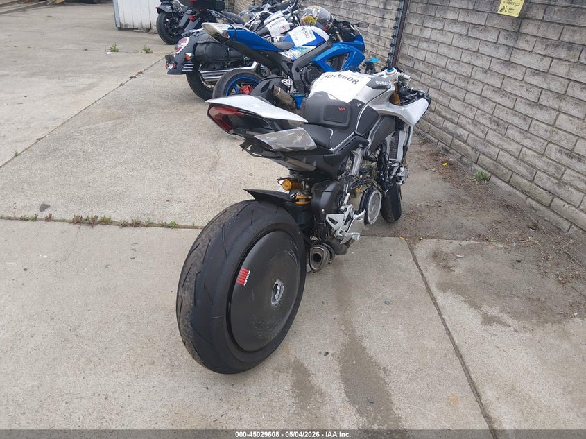 2018 Ducati Panigale VIN ZDMDAGNW8JB003016 IAAI salvage auction — FRONT & REAR, Salvage (California), sold $6,000 on 2026-09-02 (photo 4)