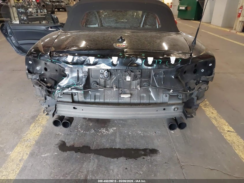 2020 Fiat 124 spider VIN JC1NFAEKXL0144127 IAAI salvage auction — FRONT & REAR, Salvage (Oregon), sold $1,150 on 2026-07-30 (photo 6)
