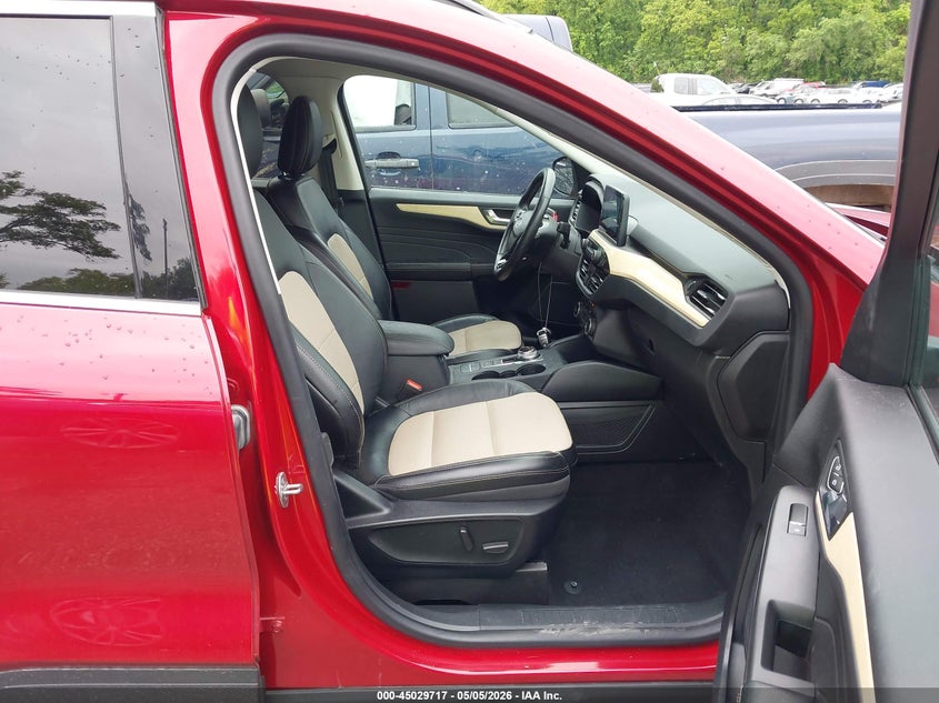 2021 Ford Escape VIN 1FMCU9J96MUA63164 IAAI salvage auction — FRONT END, Salvage (Kansas), sold $7,450 on 2026-07-29 (photo 5)