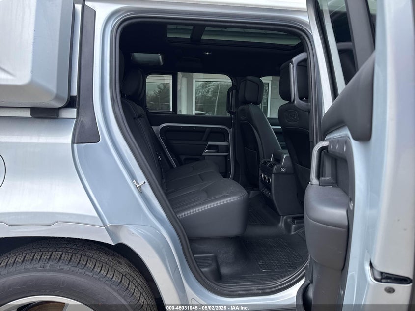2022 Land rover Defender VIN SALEW7RU6N2097910 IAAI salvage auction — NORMAL WEAR, Clear (Florida), sold $35,950 on 2026-07-08 (photo 8)