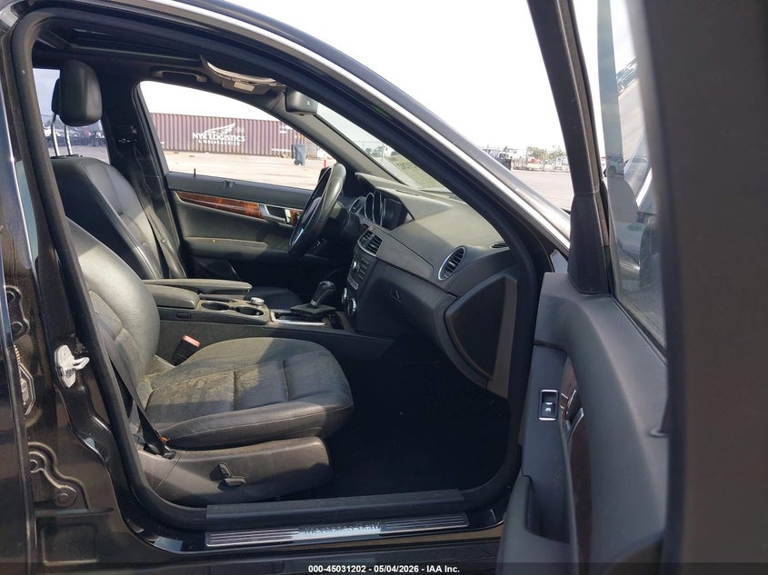 2012 Mercedes-benz C class VIN WDDGF4HB1CR215807 IAAI salvage auction — NORMAL WEAR, Salvage (Texas), sold $450 on 2026-07-30 (photo 5)