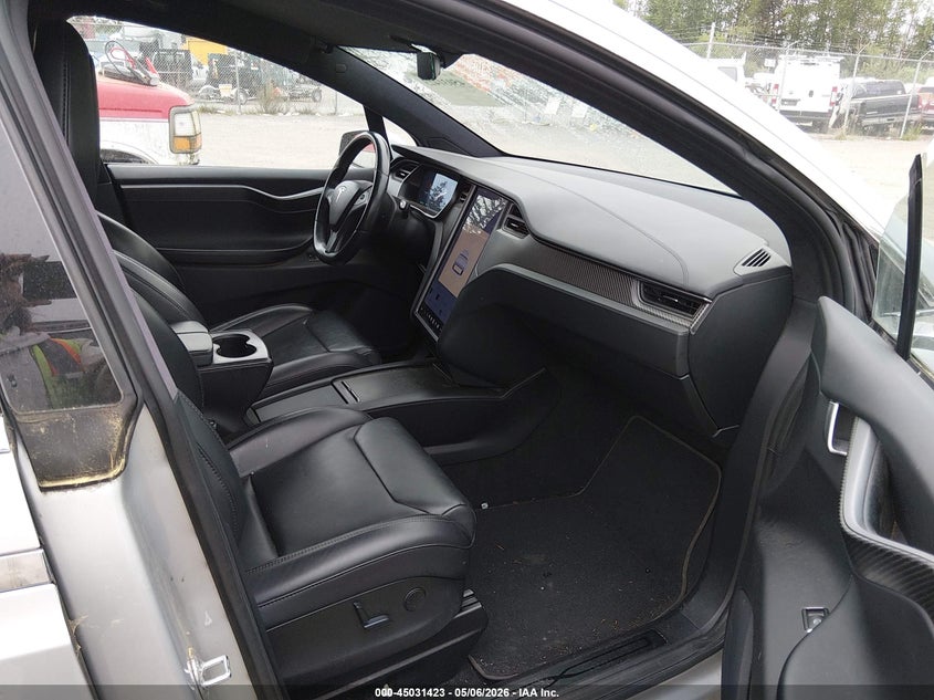 2018 Tesla Model x VIN 5YJXCBE23JF099833 IAAI salvage auction — FRONT & REAR, Clear (Washington), sold $7,600 on 2026-07-29 (photo 5)