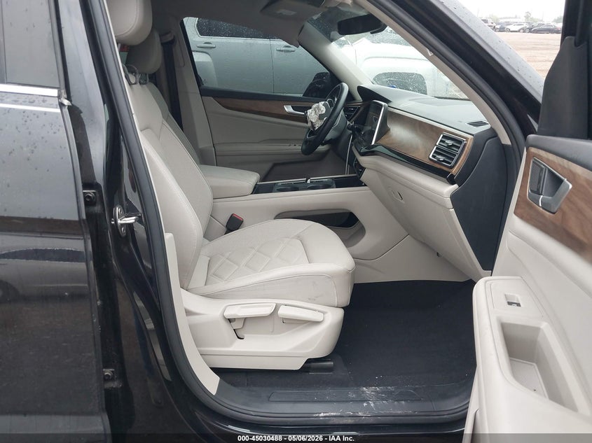 2024 Volkswagen Atlas VIN 1V2DR2CA1RC593059 IAAI salvage auction — LEFT FRONT, Salvage (Texas), sold $11,000 on 2026-07-29 (photo 5)