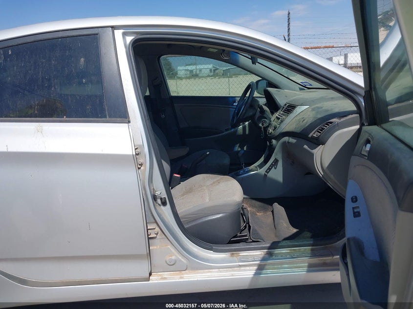 2013 Hyundai Accent VIN KMHCT4AE5DU305199 IAAI salvage auction — NORMAL WEAR, Salvage (Texas), sold $525 on 2026-07-09 (photo 5)