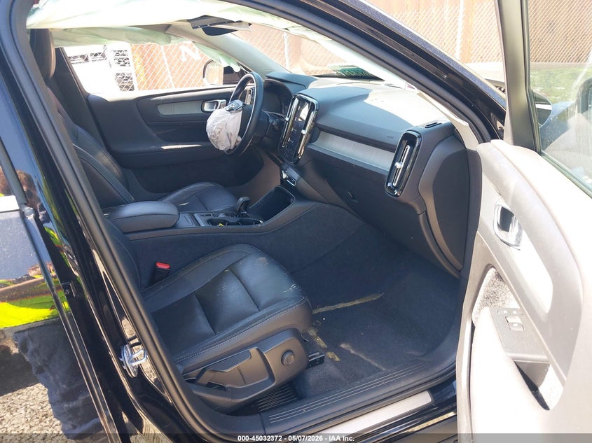 2024 Volvo Xc40 VIN YV4L12UK8R2286664 IAAI salvage auction — FRONT END, Salvage Title, sold $5,900 on 2026-08-23 (photo 5)