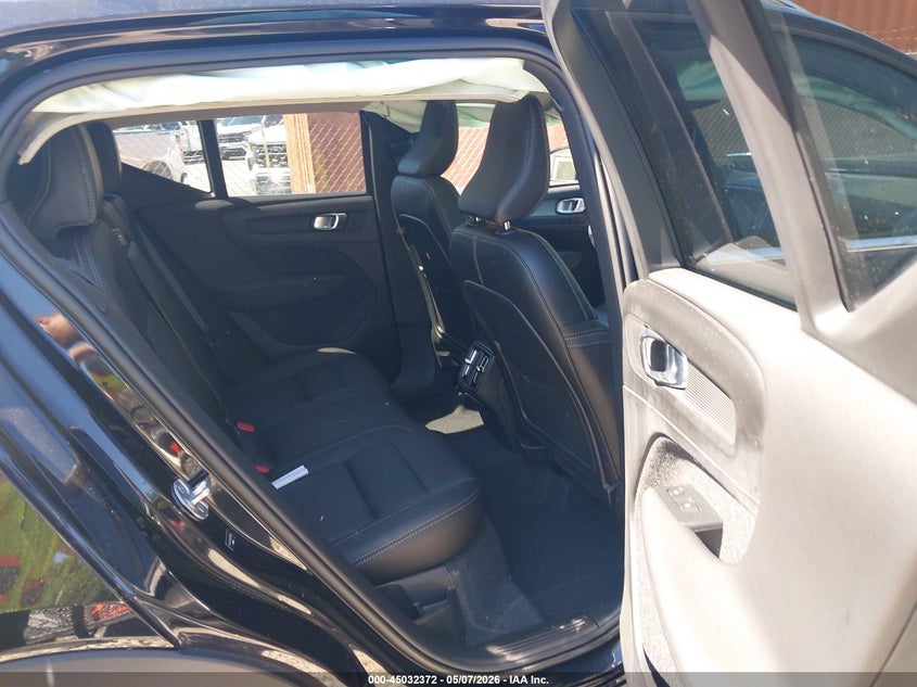 2024 Volvo Xc40 VIN YV4L12UK8R2286664 IAAI salvage auction — FRONT END, Salvage Title, sold $5,900 on 2026-08-23 (photo 8)